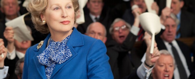 Foto da atriz americana Meryl Streep, caracterizada como Margaret Thatcher, no filme A Dama de Ferro, de 2011.