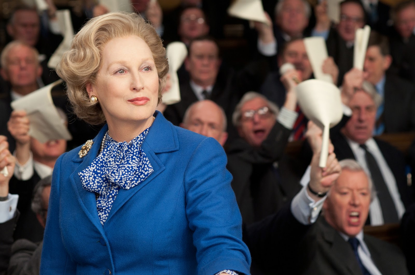 Foto da atriz americana Meryl Streep, caracterizada como Margaret Thatcher, no filme A Dama de Ferro, de 2011.